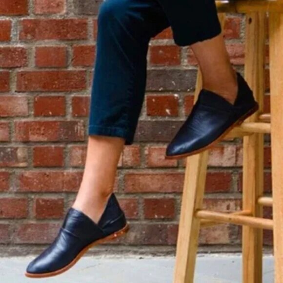 NEW BEEK Made In Mexico Leather Puffin Slip On Flats in black for women 825 10j5 - Picture 2 of 9